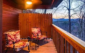 Great View! Pool Table,Hot Tub,Privacy,Fireplace